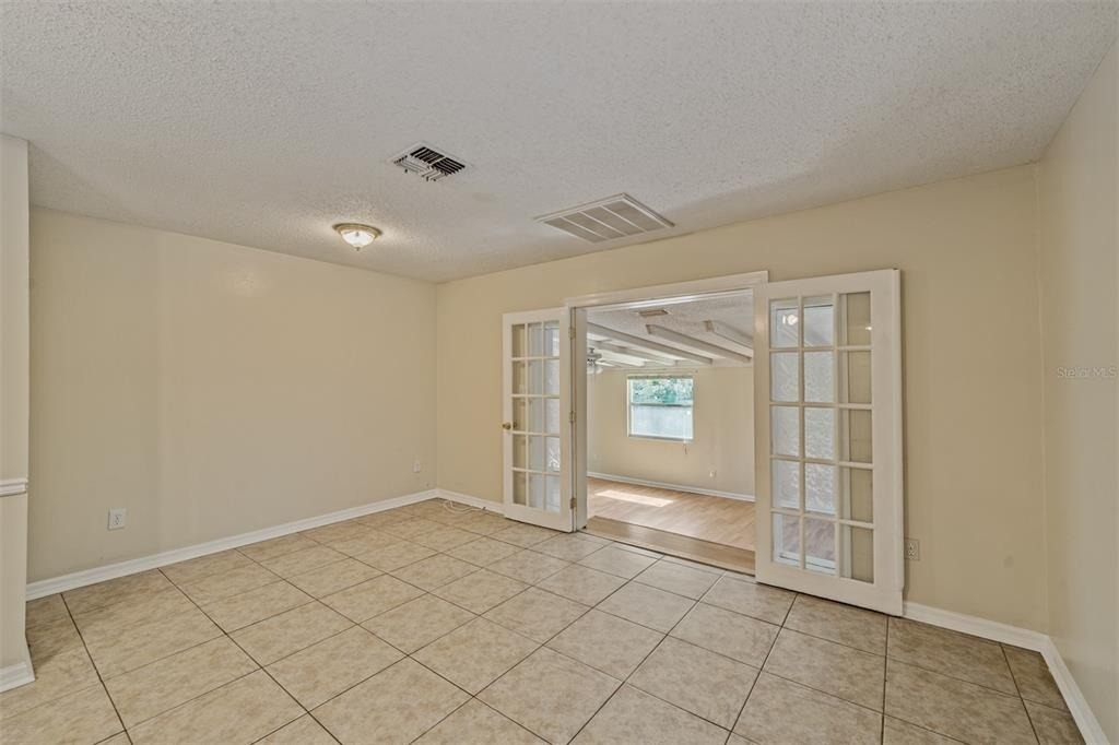 9616 N Oklawaha Avenue - Photo 21