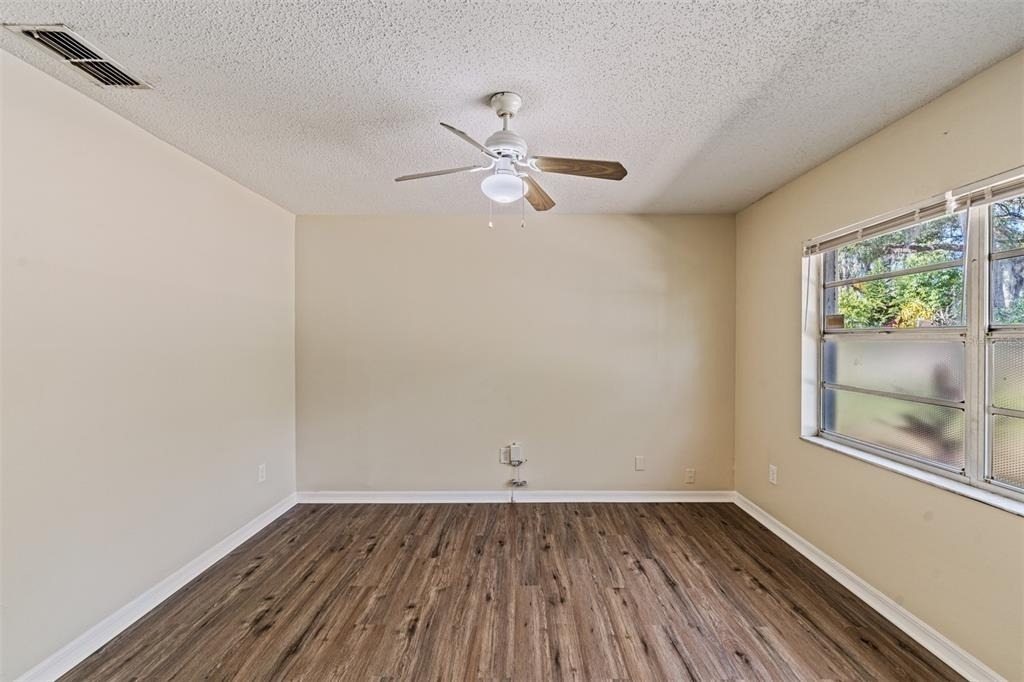9616 N Oklawaha Avenue - Photo 8