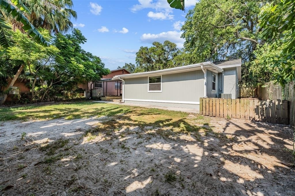 9616 N Oklawaha Avenue - Photo 39