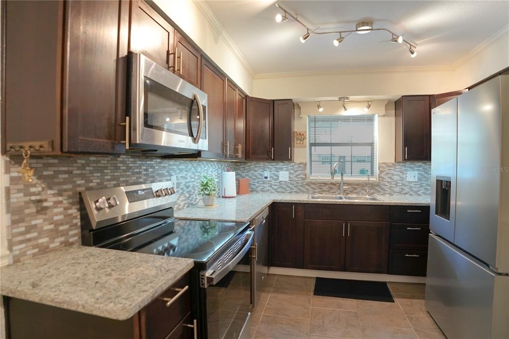 916 Vermont Avenue - Photo 8