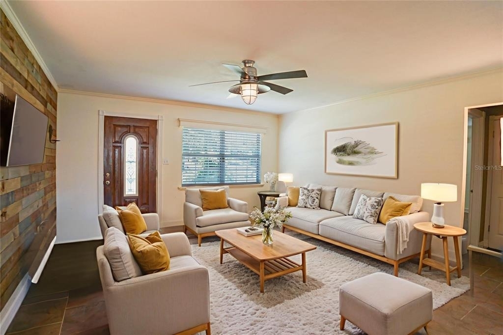 916 Vermont Avenue - Photo 1
