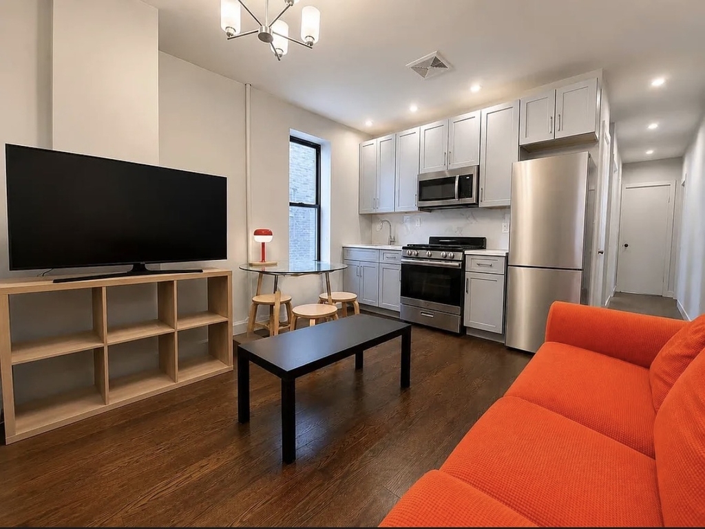 401 Macon Street - Photo 0