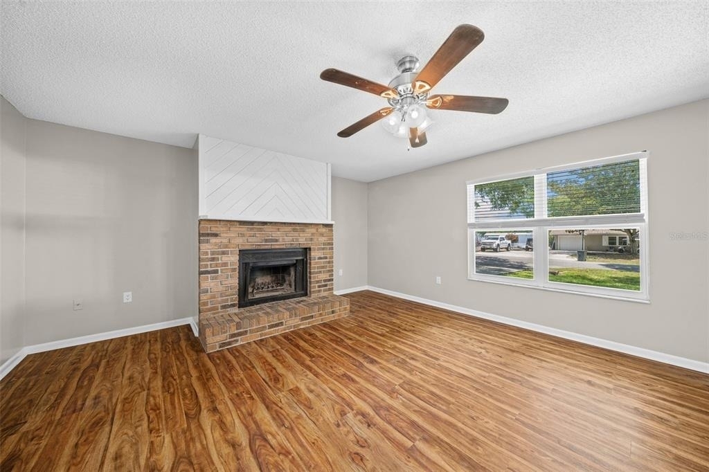 1820 Se 57th Avenue - Photo 2