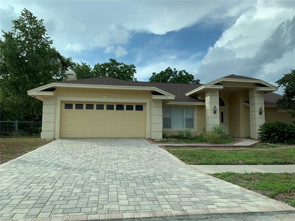 8621 Ashbury Drive - Photo 0
