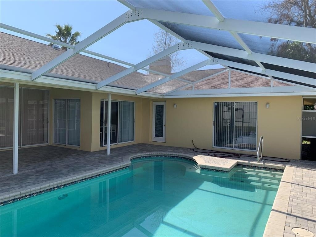 8621 Ashbury Drive - Photo 2