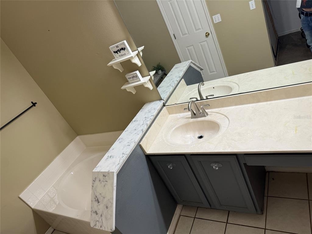 815 Delfino Place - Photo 8