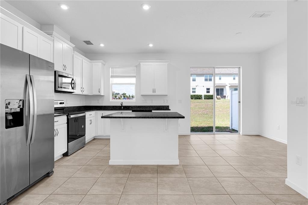 1100 Lakeshore Breeze Place - Photo 2