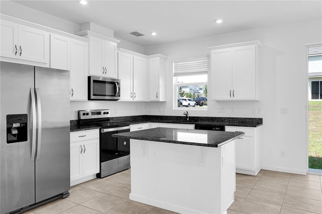 1100 Lakeshore Breeze Place - Photo 3