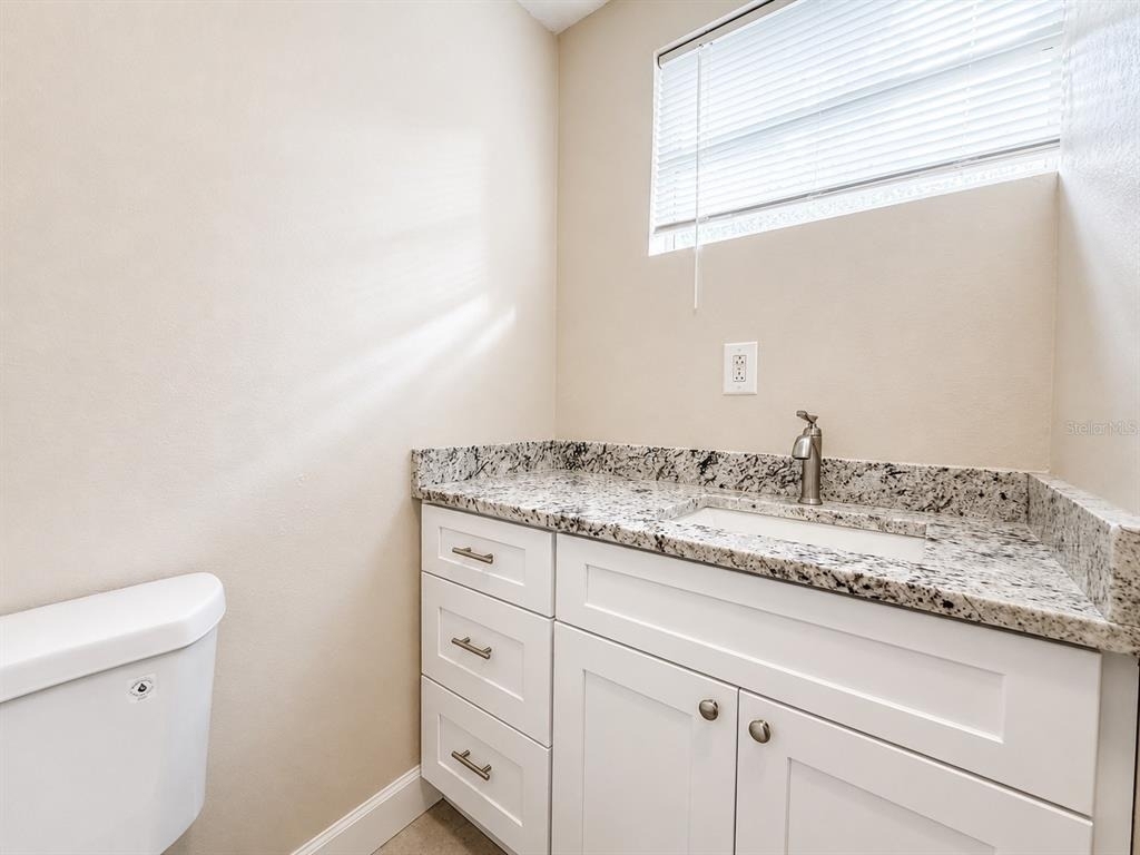2124 W Chestnut Street - Photo 10