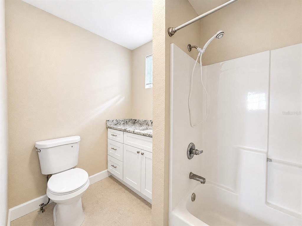 2124 W Chestnut Street - Photo 11