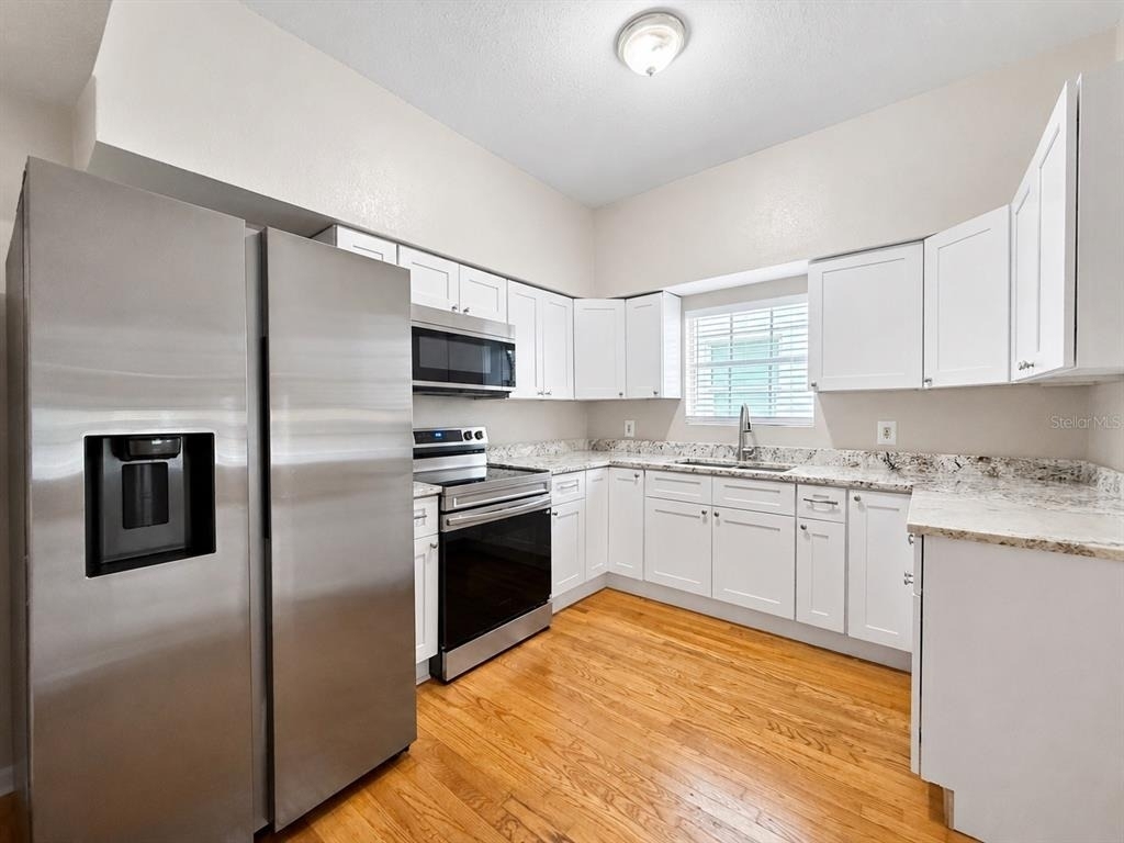 2124 W Chestnut Street - Photo 6