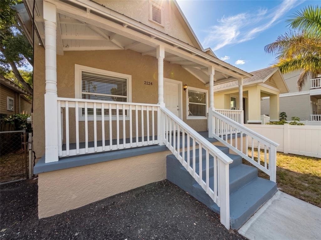 2124 W Chestnut Street - Photo 1