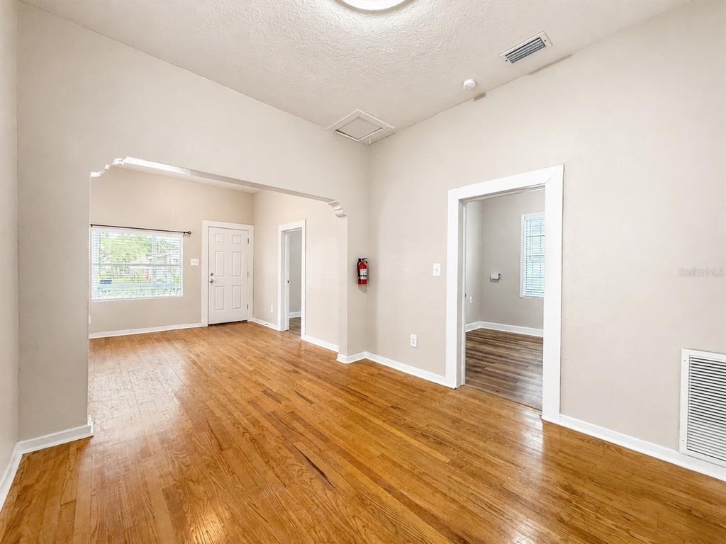 2124 W Chestnut Street - Photo 8