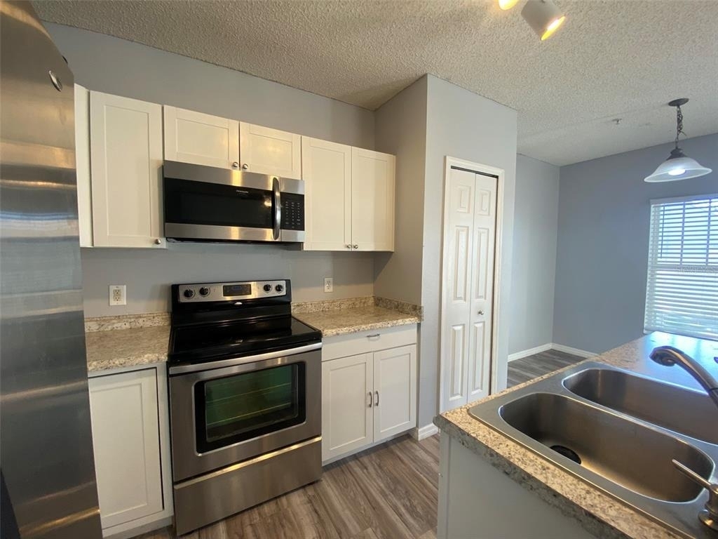 2076 Cypress Bay Boulevard - Photo 7