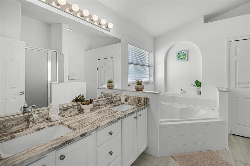 8065 Indian Creek Boulevard - Photo 5