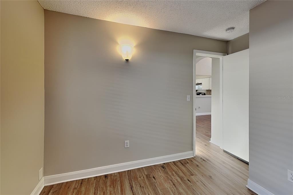 530 Scarlet Maple Court - Photo 8