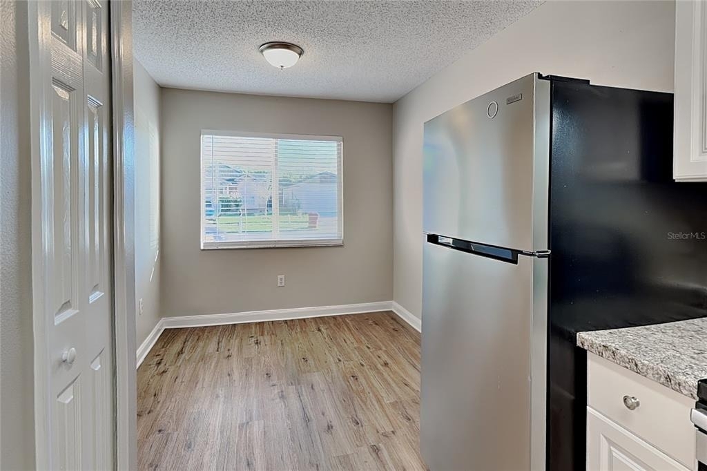 530 Scarlet Maple Court - Photo 3