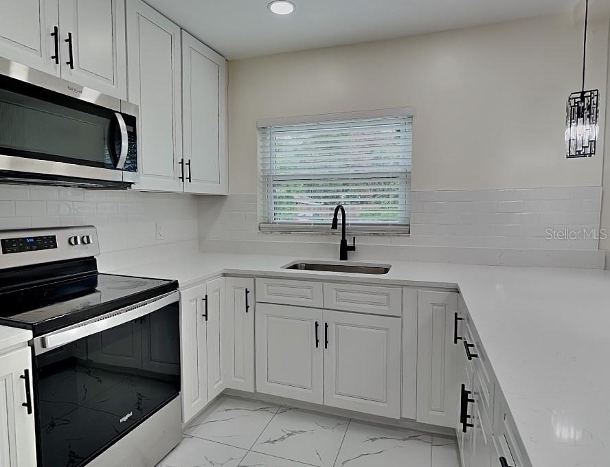 270 W Pineloch Avenue - Photo 2