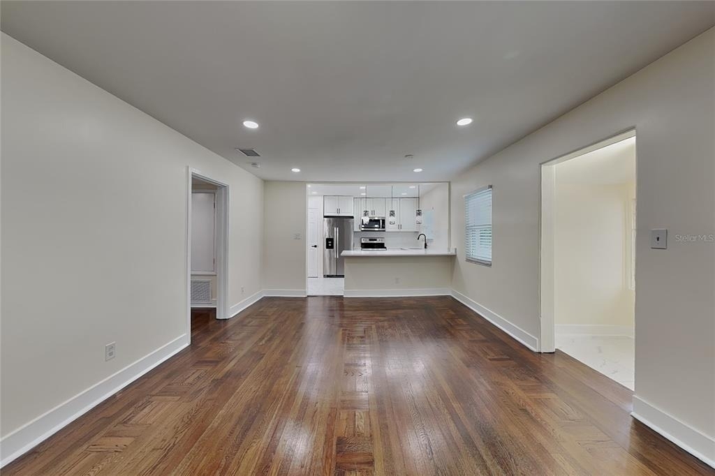 270 W Pineloch Avenue - Photo 4