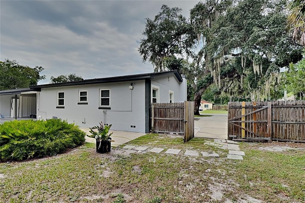 270 W Pineloch Avenue - Photo 14