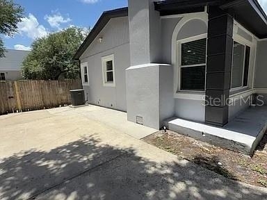 270 W Pineloch Avenue - Photo 1