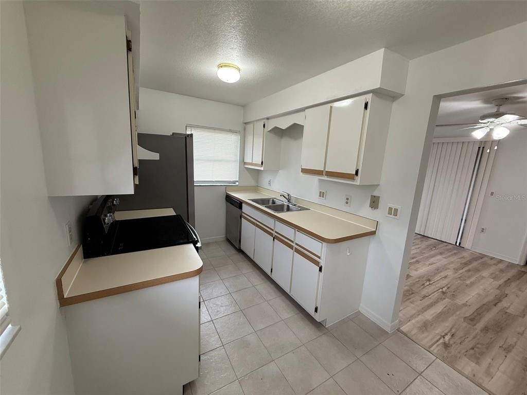 24540 Harborview Road - Photo 2