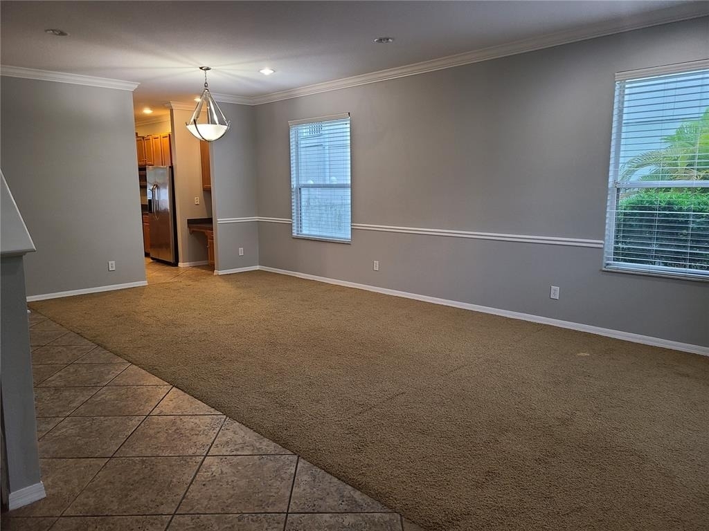 6122 39th Court E - Photo 2