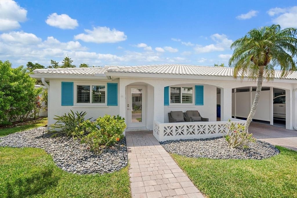 706 Spanish Drive S - Photo 1