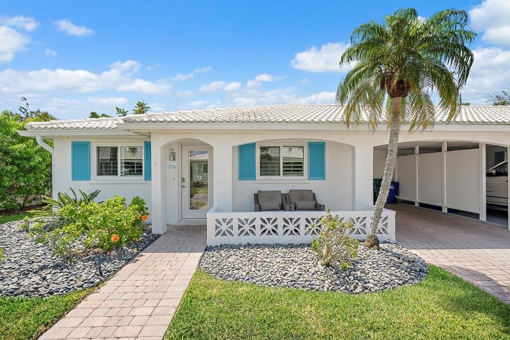706 Spanish Drive S - Photo 0