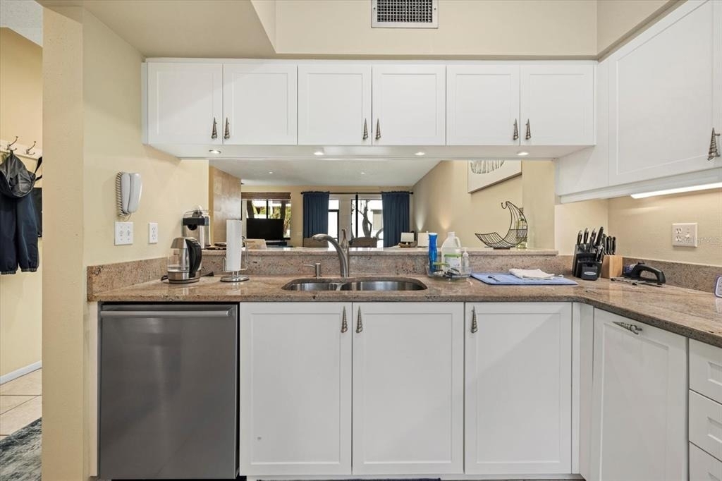 2012 Harbourside Drive - Photo 6