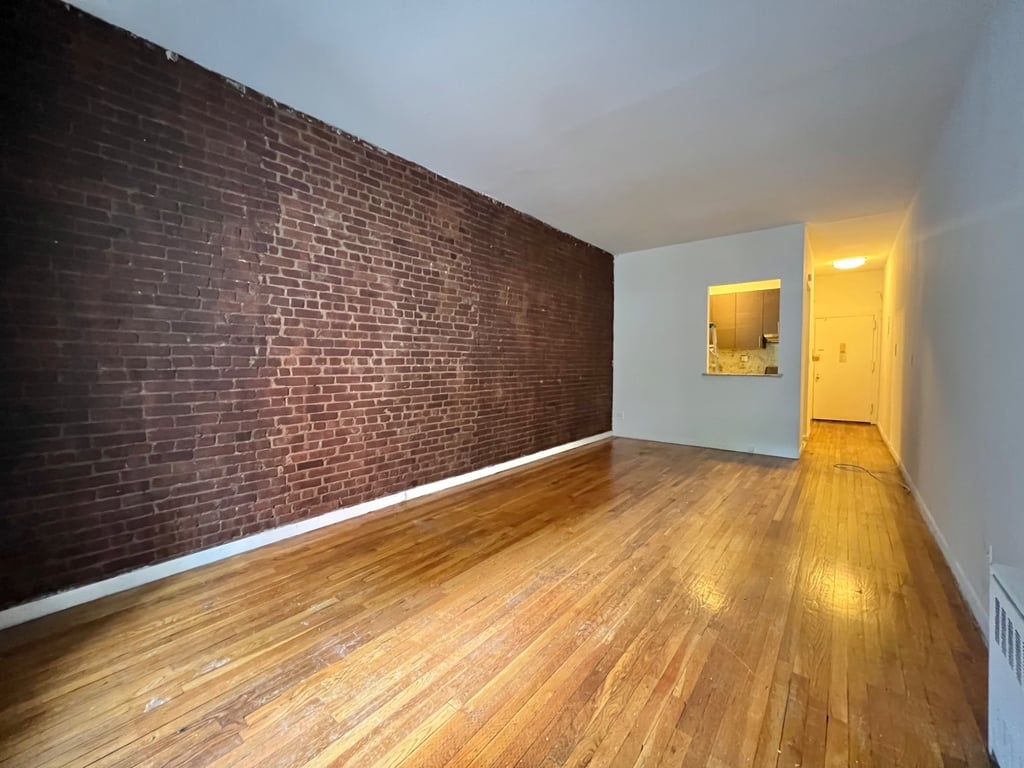 425 East 80th Street - Photo 1