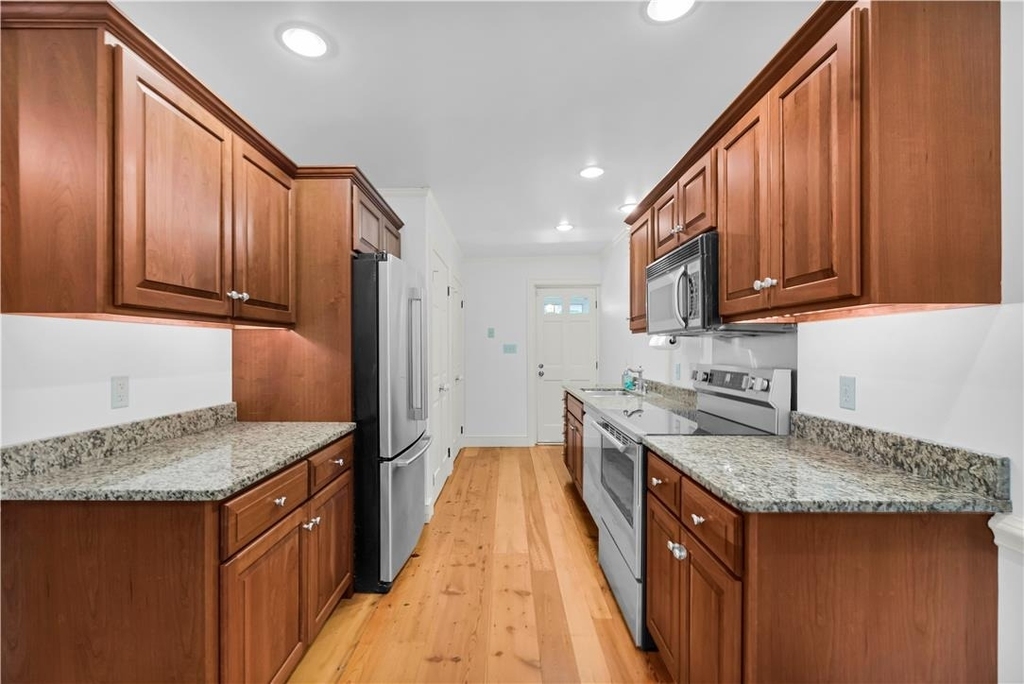 2408 Applewood Drive - Photo 6