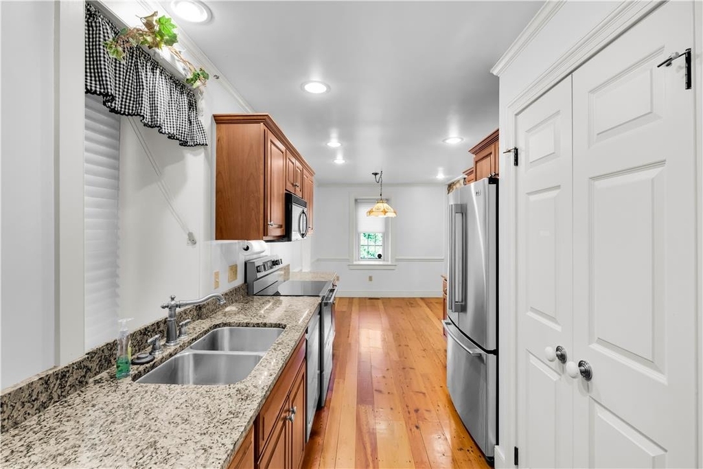 2408 Applewood Drive - Photo 7