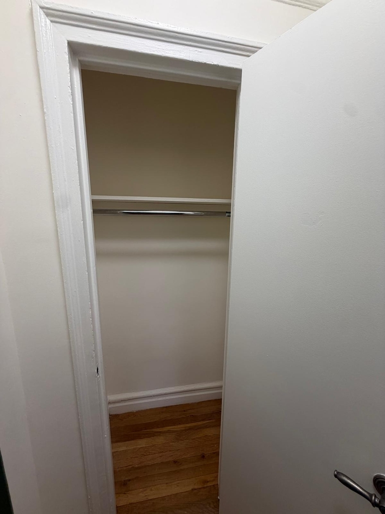 East 51st Street - Photo 6