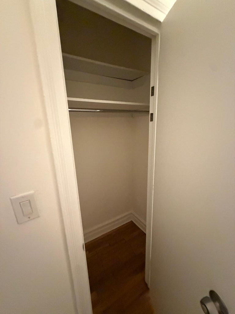 East 51st Street - Photo 4