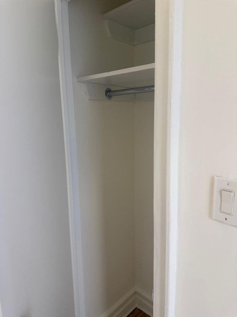 East 51st Street - Photo 5