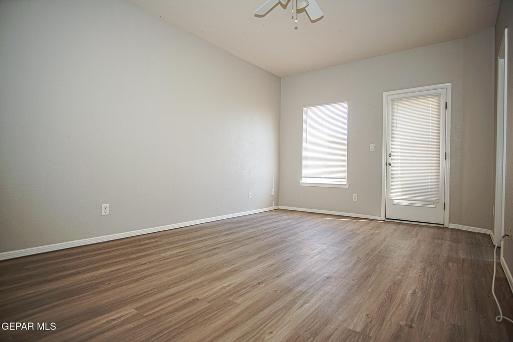 528 Green Village Court - Photo 13