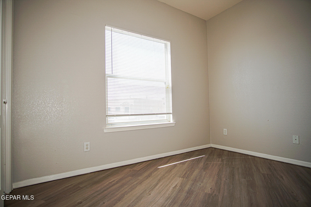 528 Green Village Court - Photo 21