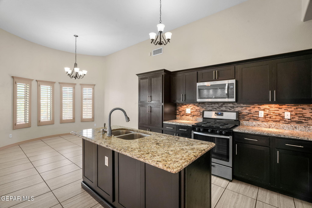 3138 Red Maple Drive - Photo 5