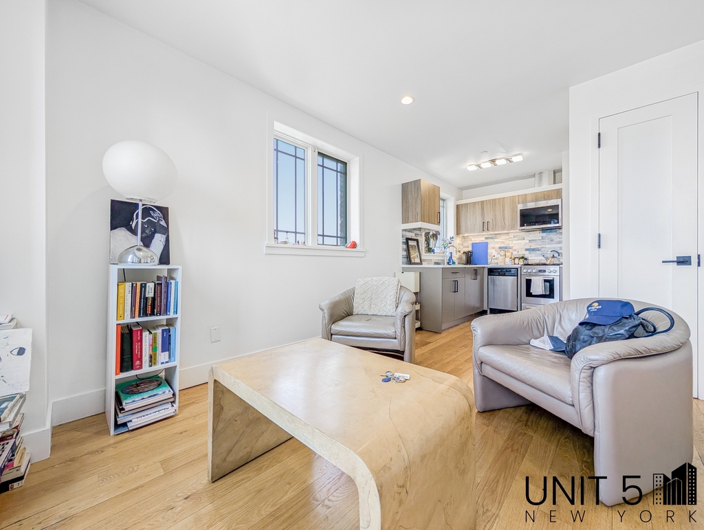 319 Graham Avenue - Photo 1