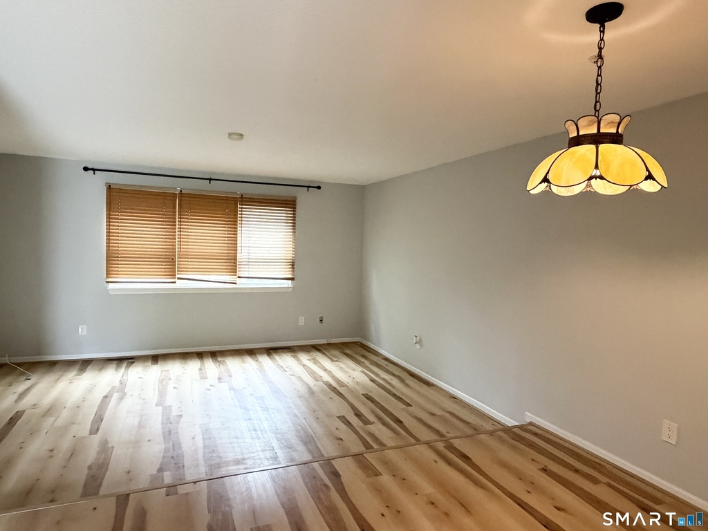 142 Gate Lane - Photo 4
