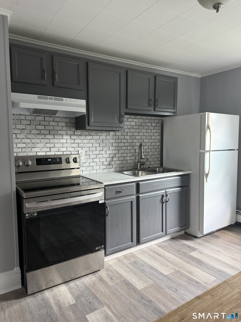 231 Main Street - Photo 2