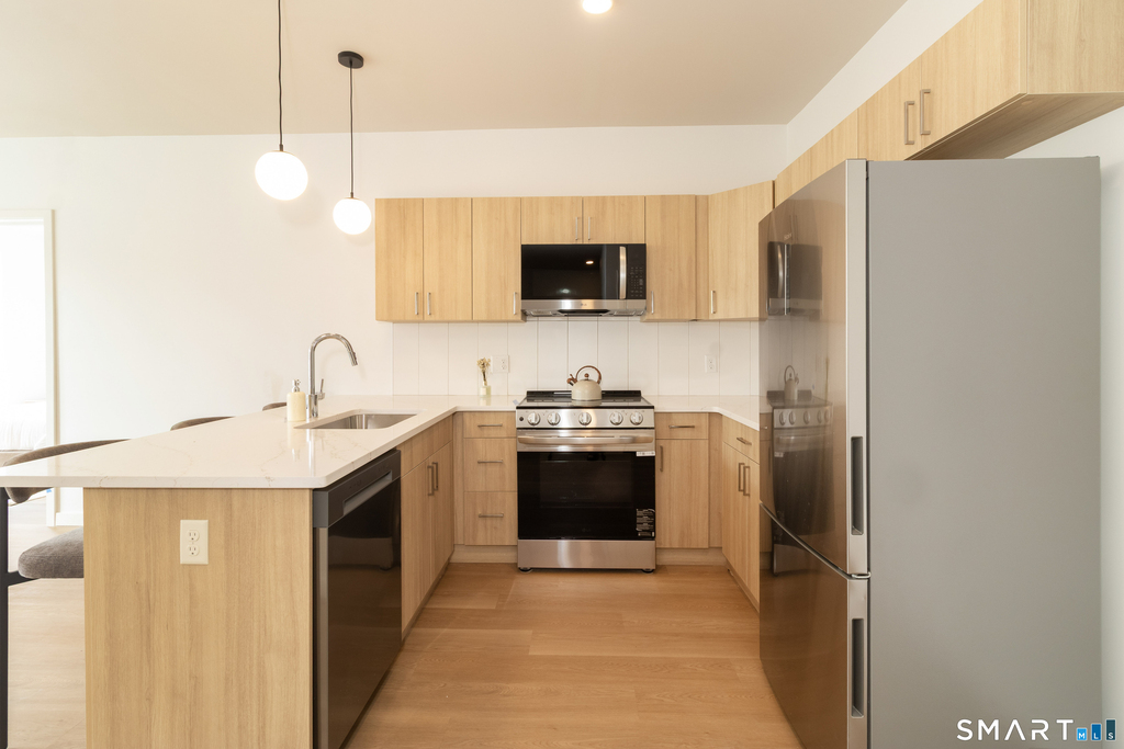19 Elm Street - Photo 4