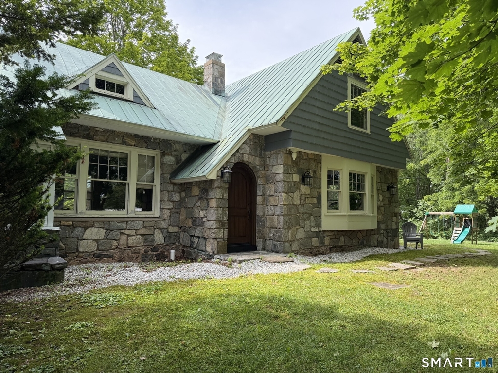 625 Maple Avenue - Photo 1