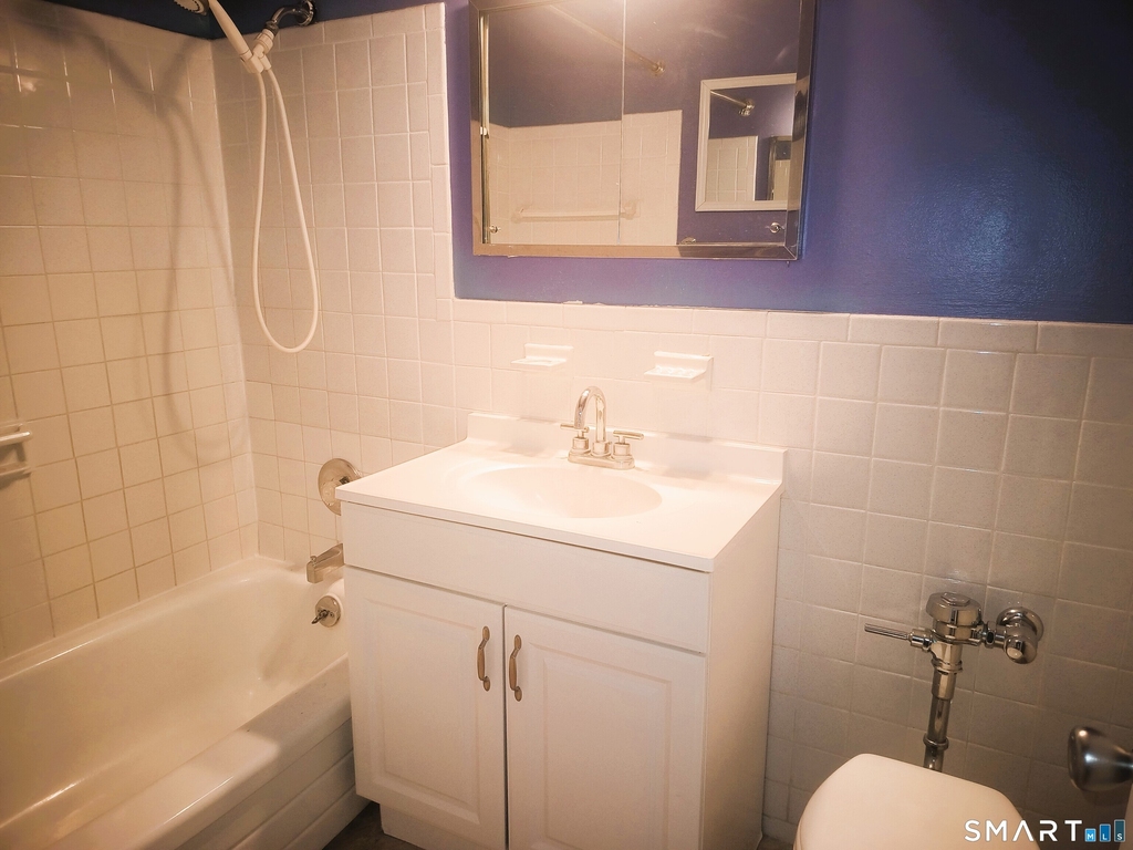 140 Grove Street - Photo 0