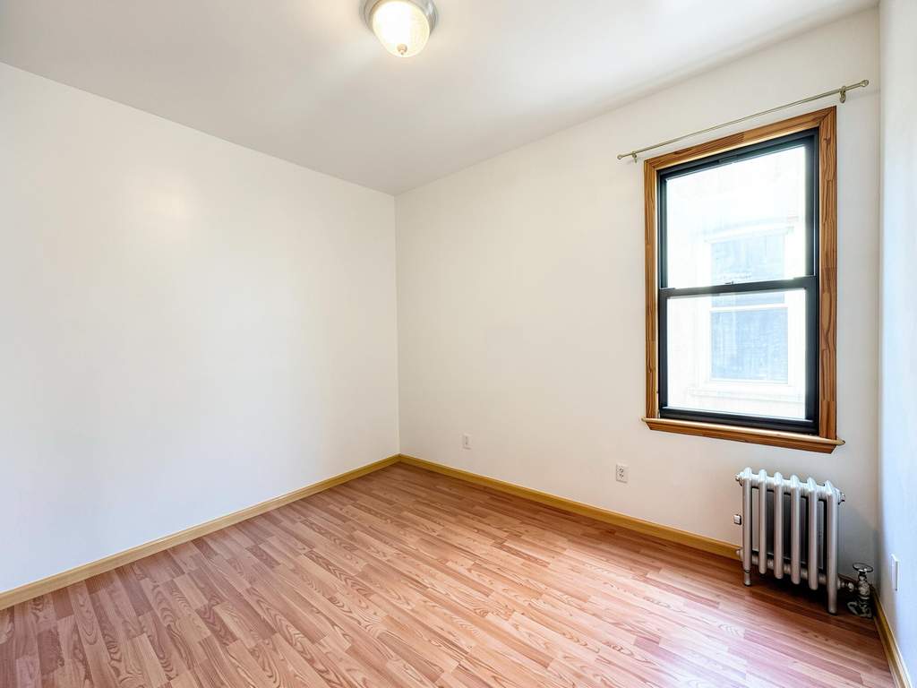 75-22 86th Road - Photo 9