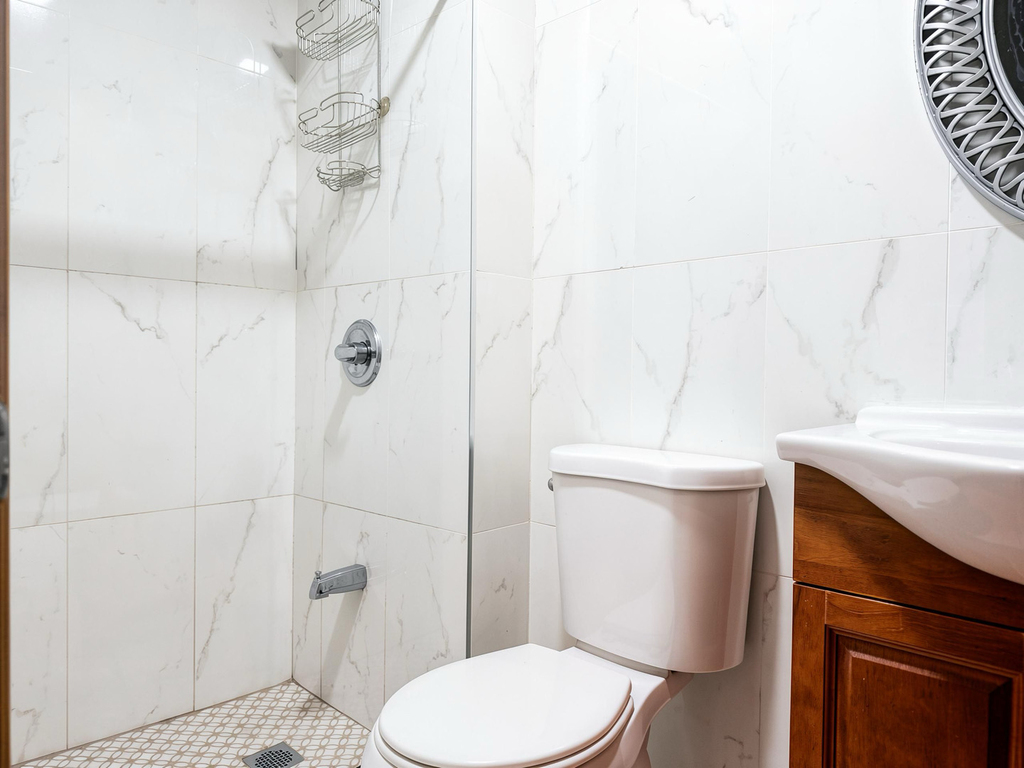 75-22 86th Road - Photo 7