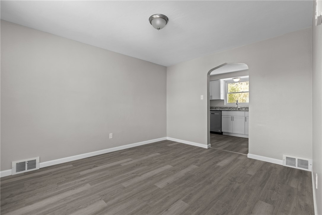 2982 Kestner Avenue - Photo 5