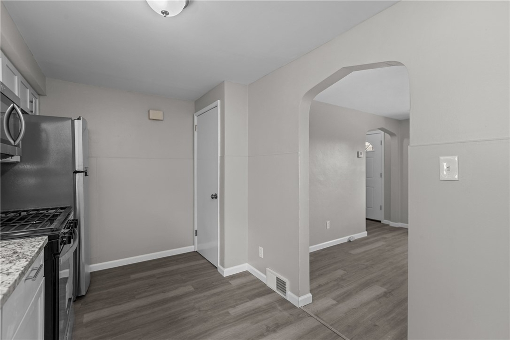 2982 Kestner Avenue - Photo 9