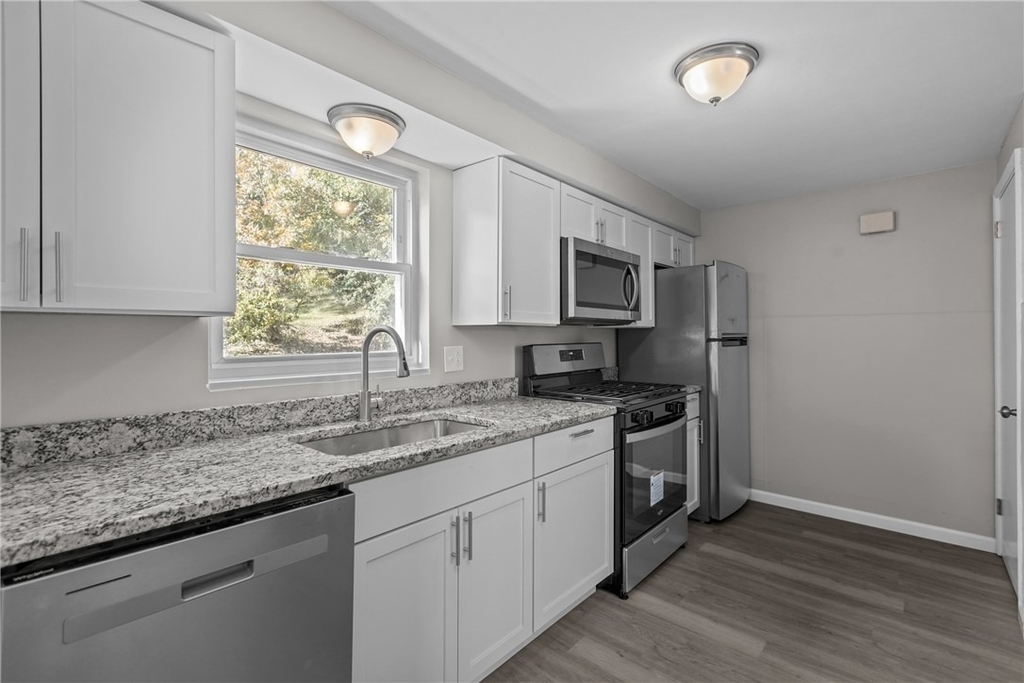 2982 Kestner Avenue - Photo 8
